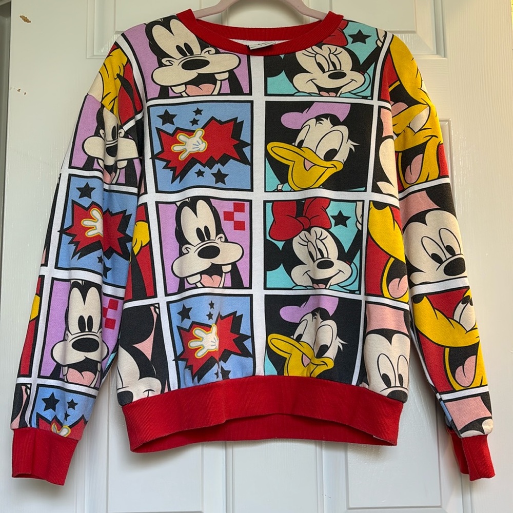 Mickey , Goofy , Minnie , Pluto & Donald Comic Sweatshirt. Disney size small.